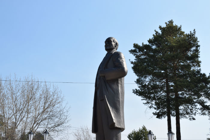 памятник ленину в саяеске, самый молодой памятник ленину